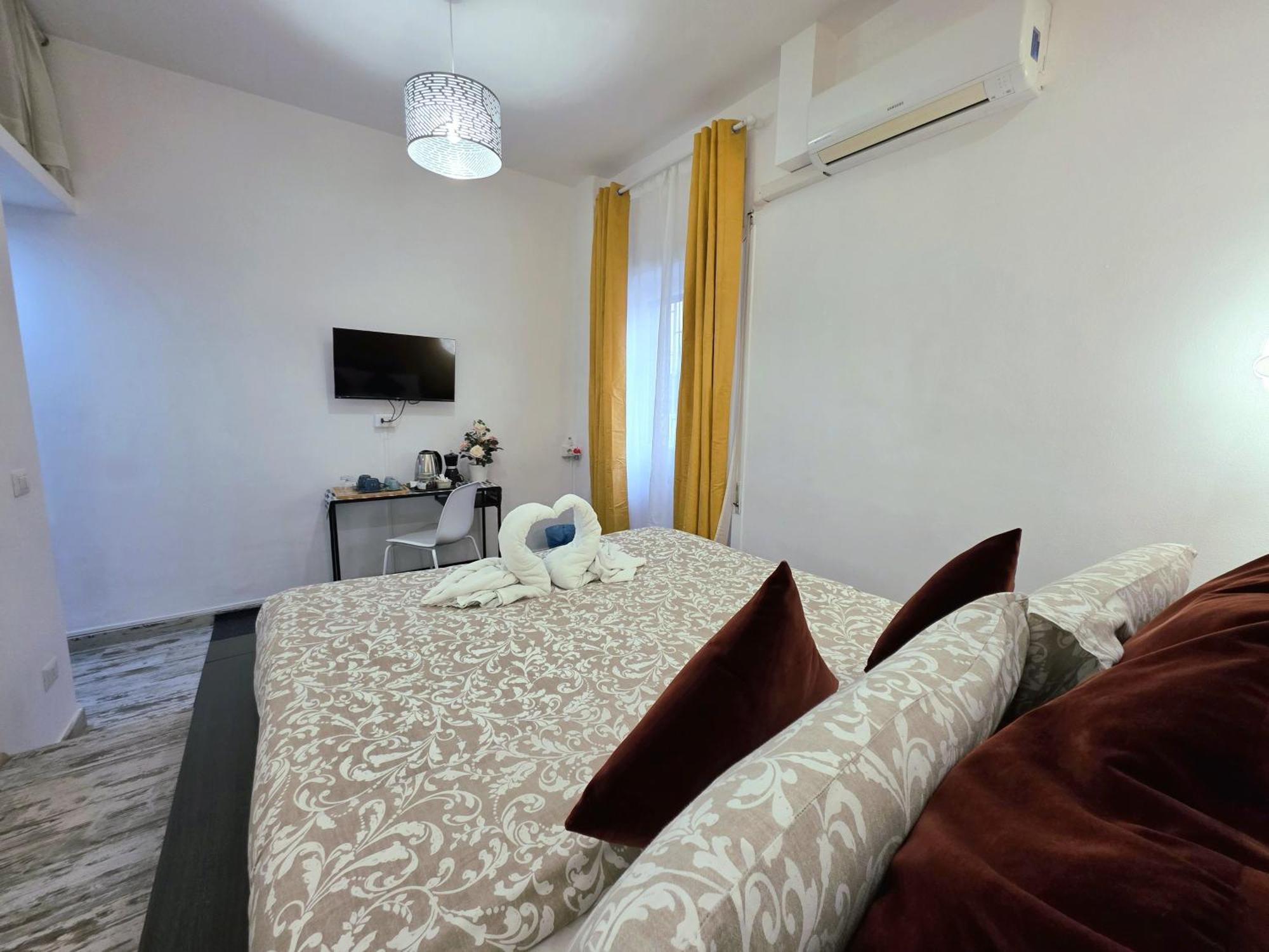 Appia Avenue 639 — Photos 1